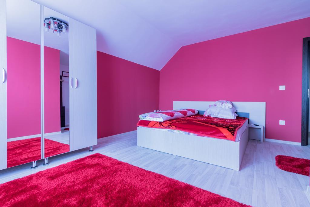 Conacul Lui Bulica Hotel Novaci-Straini Exterior photo
