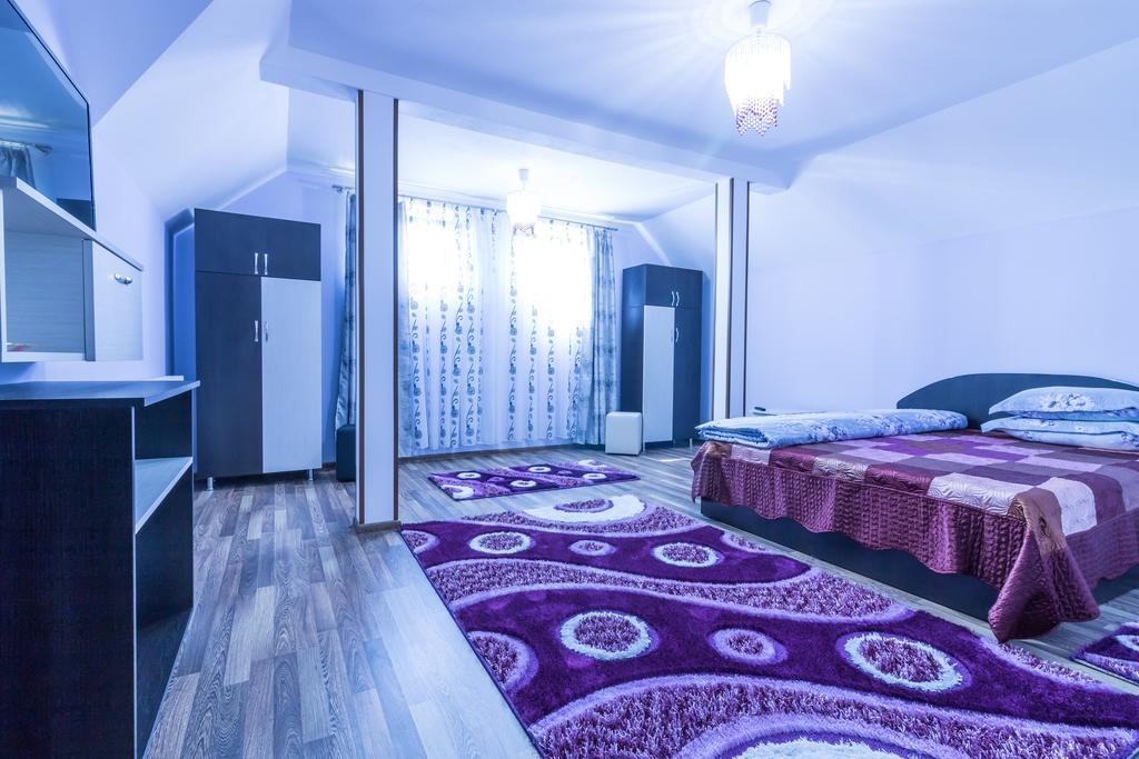 Conacul Lui Bulica Hotel Novaci-Straini Exterior photo