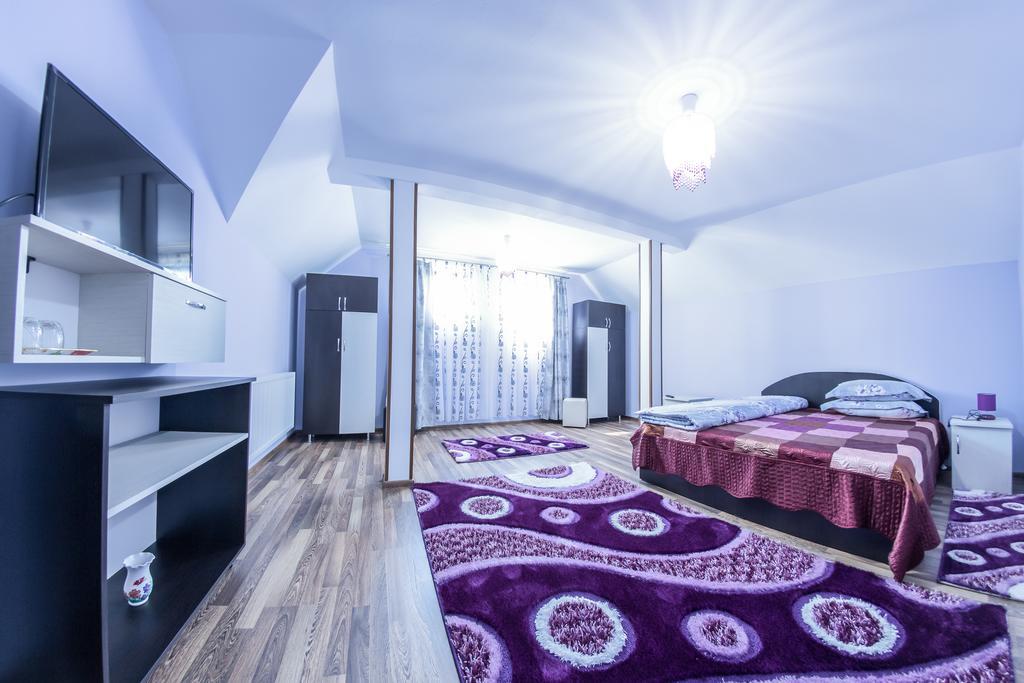 Conacul Lui Bulica Hotel Novaci-Straini Exterior photo
