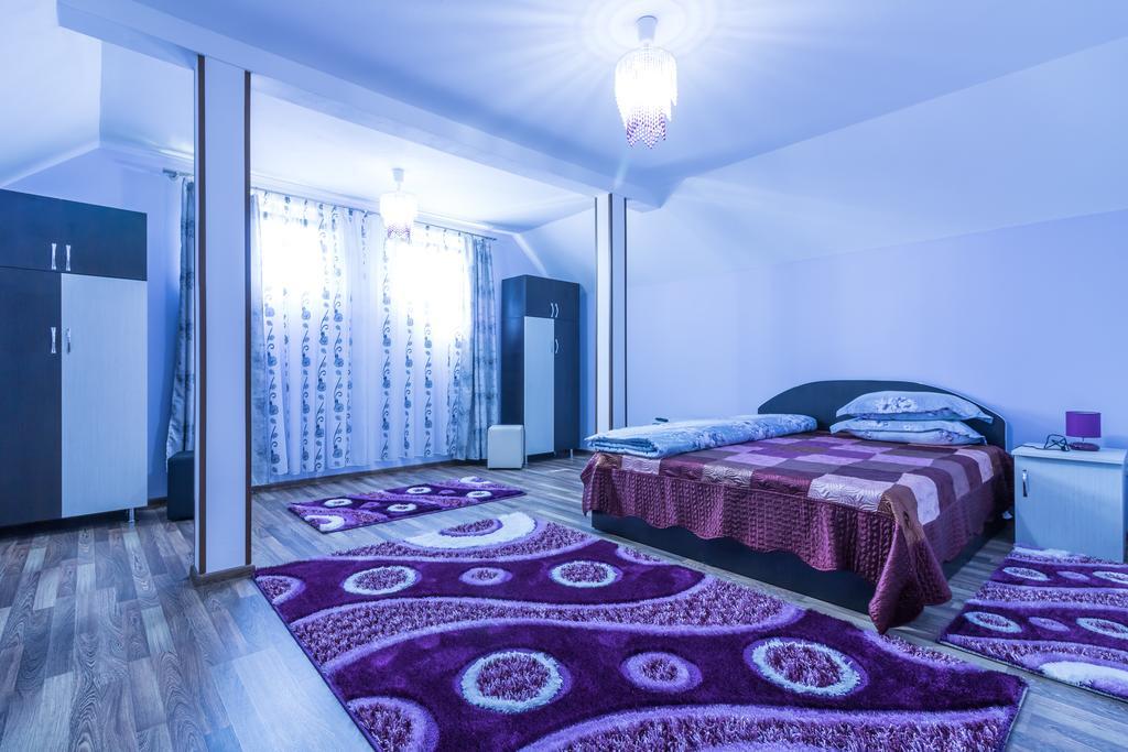 Conacul Lui Bulica Hotel Novaci-Straini Exterior photo